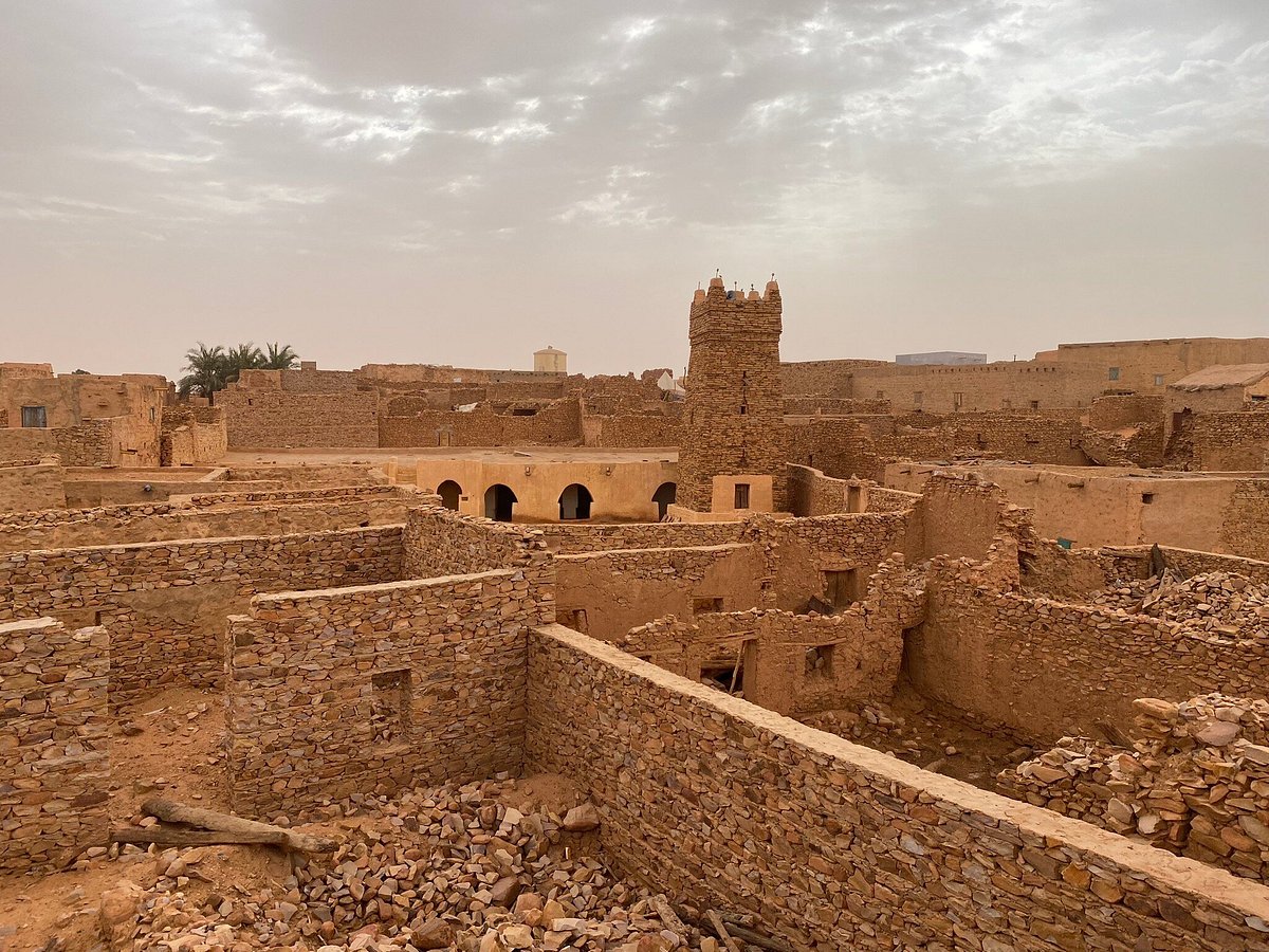 Adrar: Old Mosque in Chinguitti