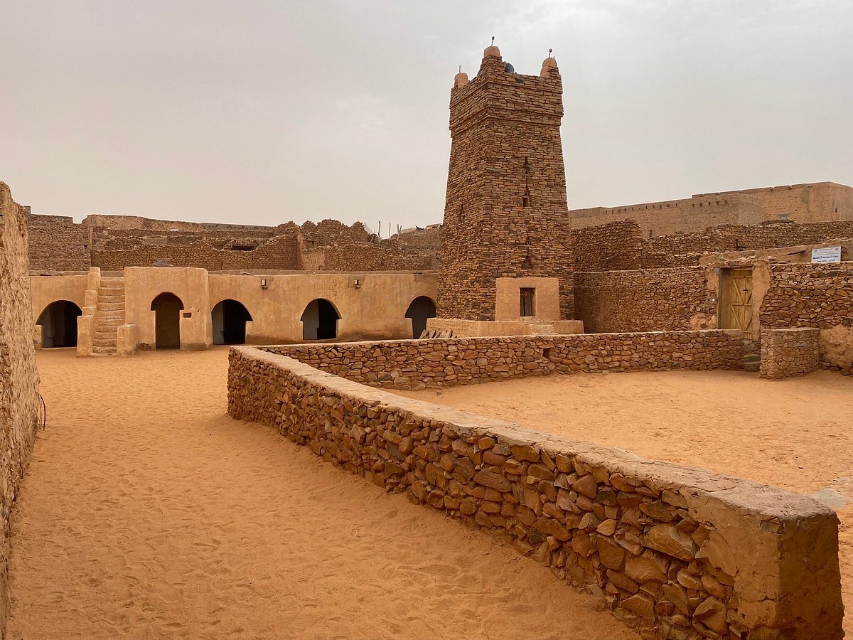 s part of your Mauritania Tours, visit the Old Mosque of Chinguetti, a UNESCO World Heritage site. Built in the 13th century, the mosque features a stunning stone minaret that showcases traditional Mauritanian craftsmanship.